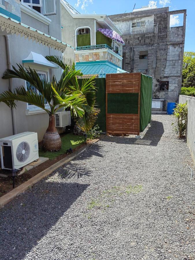 Piscines Privees Et Chauffees, Private Heated Pools Villa Grand Baie Exterior photo